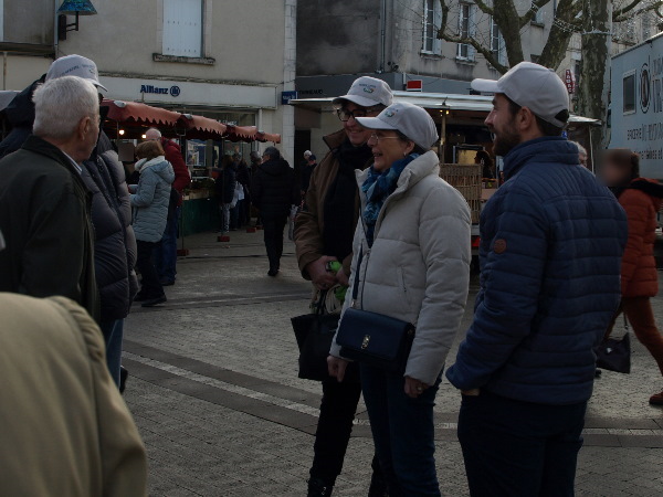 Tractage sur le marché d'Issoudun